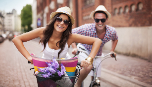 žena a muž na bicykle